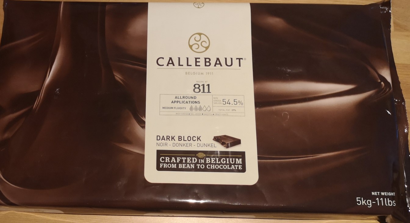 Dark Chocolate Callebaut 54.5% (Pistoles) 2.5kg - Greedy Hare